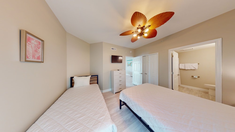 Condo, 6 Bedrooms