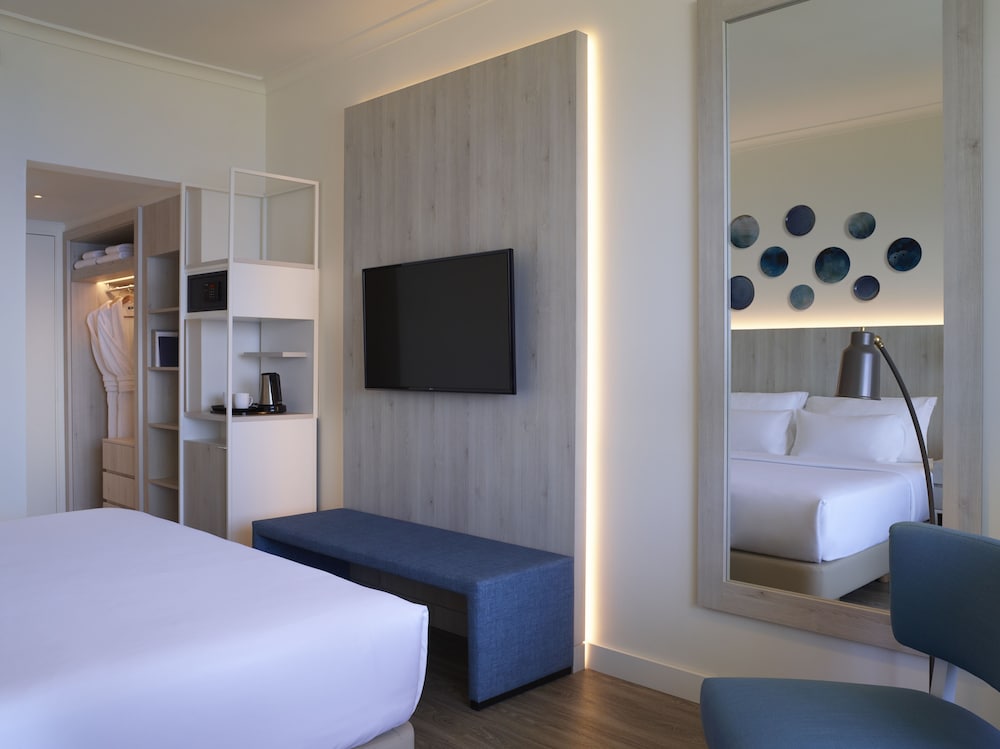 Deluxe Room, Mountain View thumbnail 5
