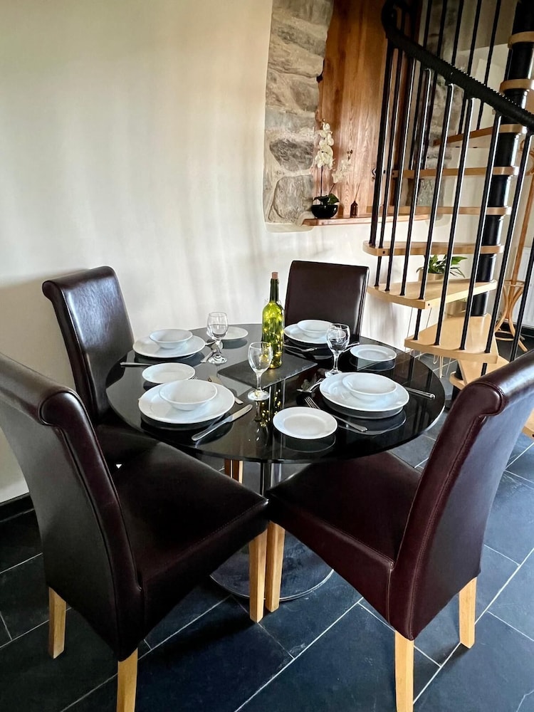 Cottage, Ensuite, Mountain View (One Bedroom) - Photo 5