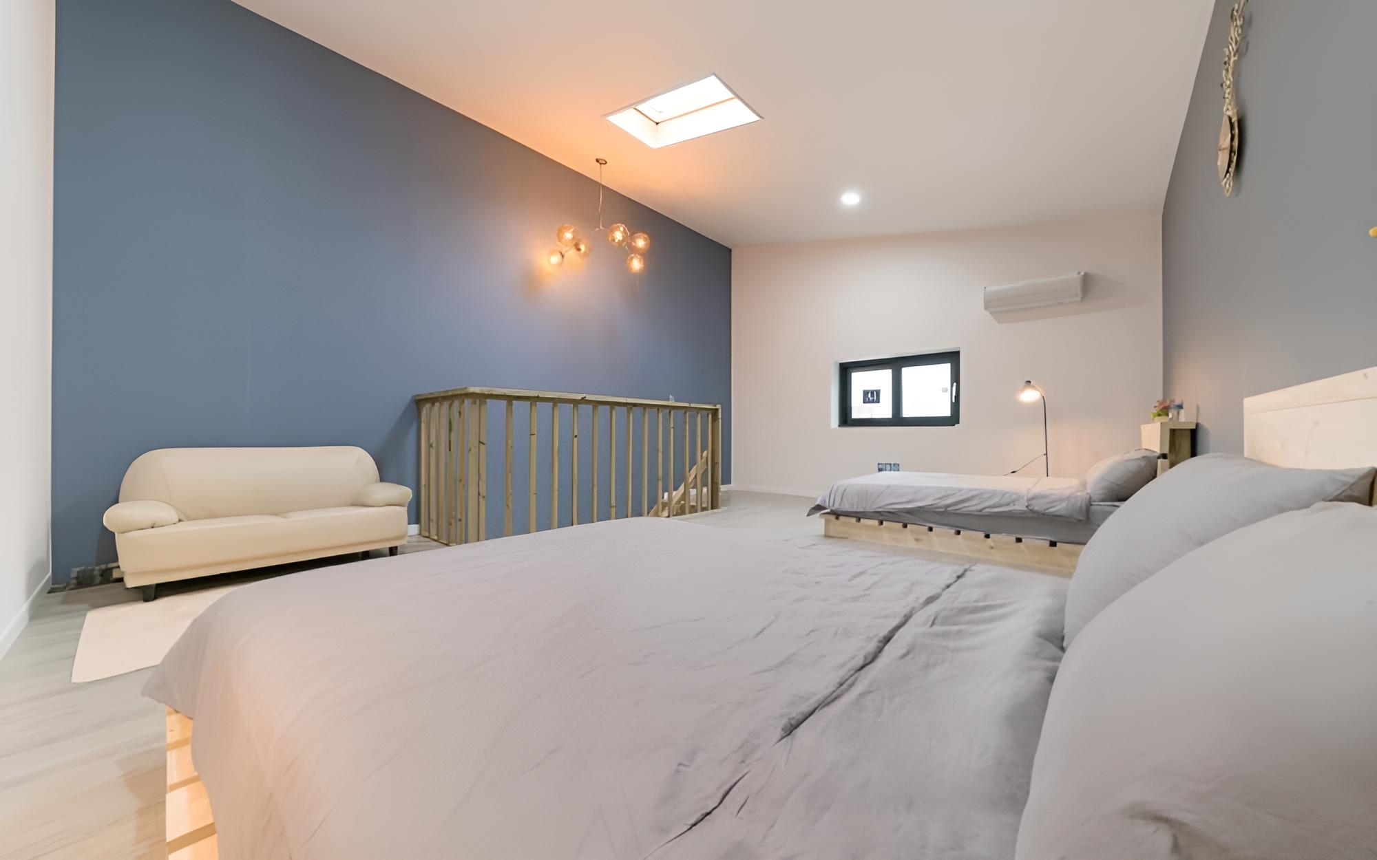 Room (C-4 (individual terrace dog park indi)