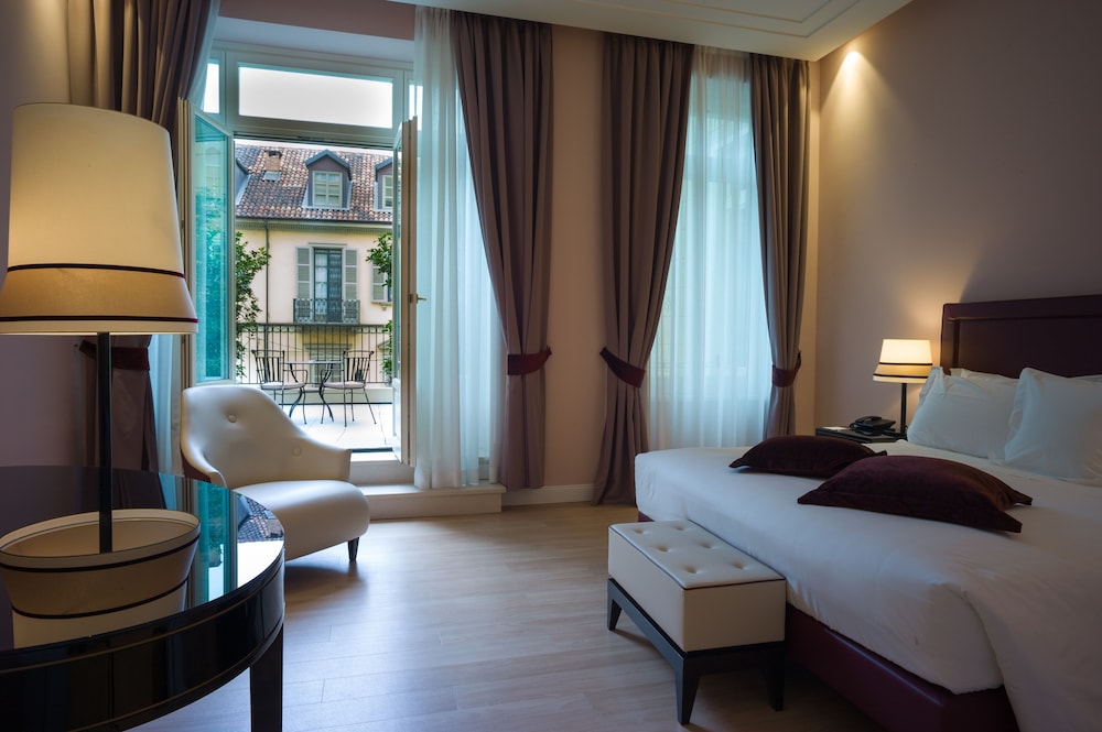 Deluxe Double Room, Balcony - Photo 3