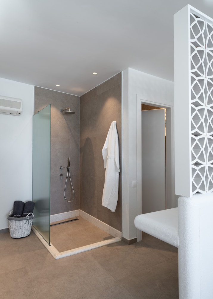 Luxury Suite, Private Pool, Sea View photo 2