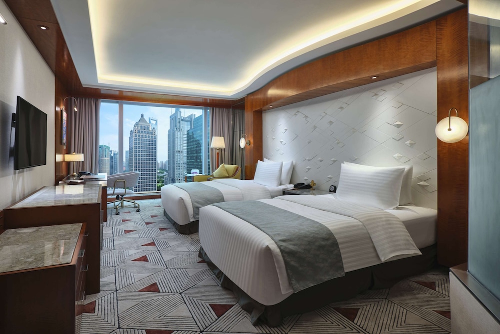Club Skyline View Twin Room