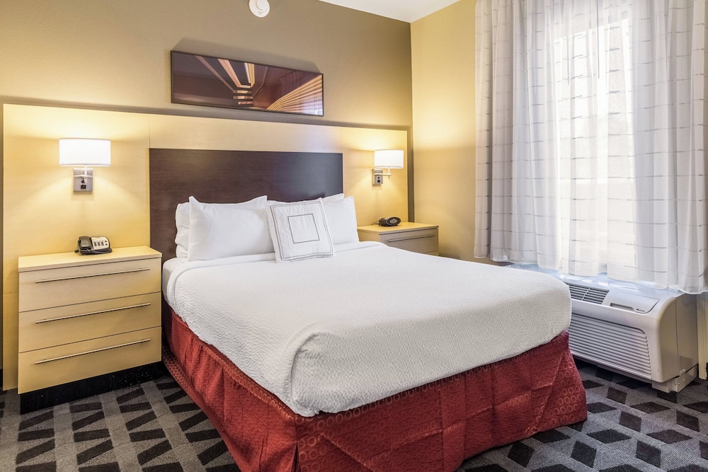 Suite, 1 Bedroom - Photo 2