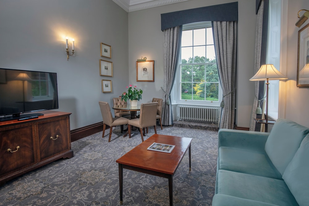 Oulton Hall Suite photo 2