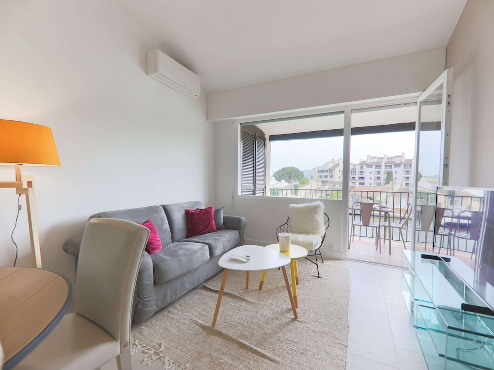 Apartment photo 1