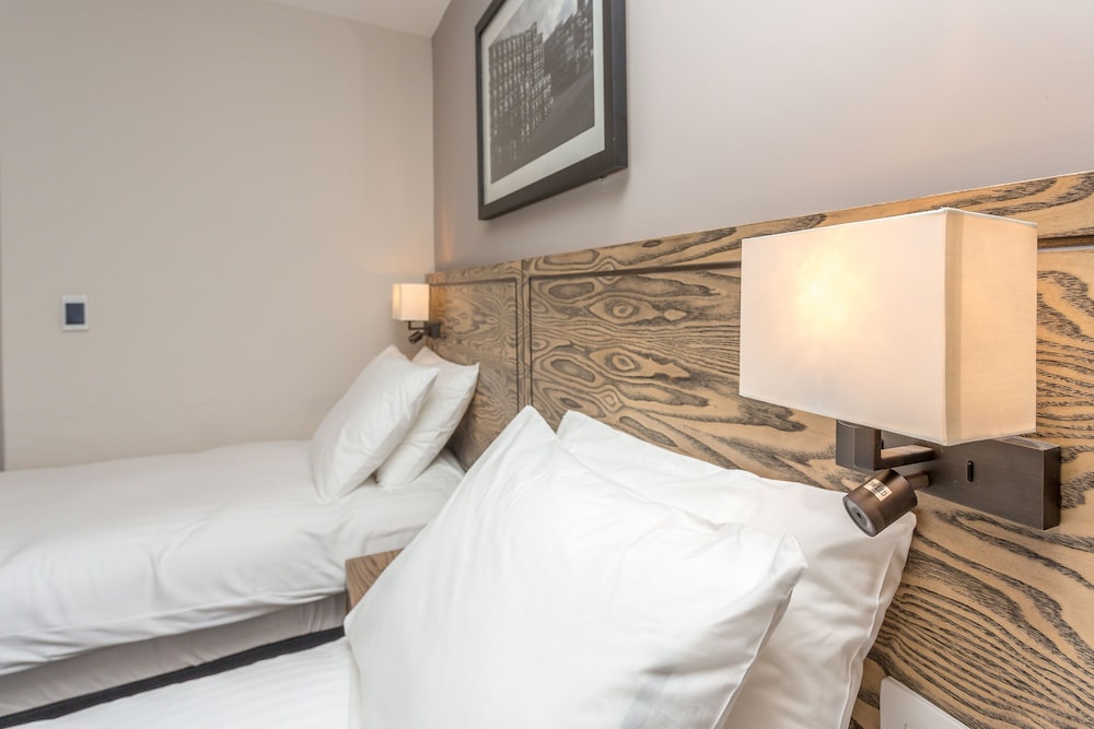 Double or Twin Room - Photo 4