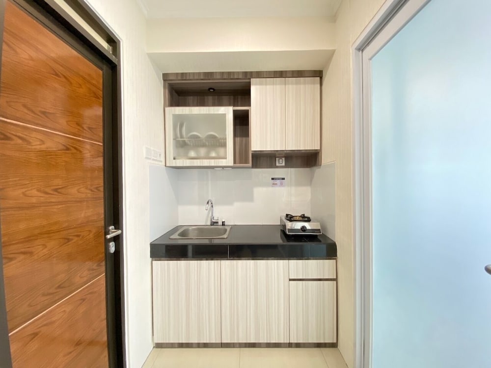 Room - Photo 8