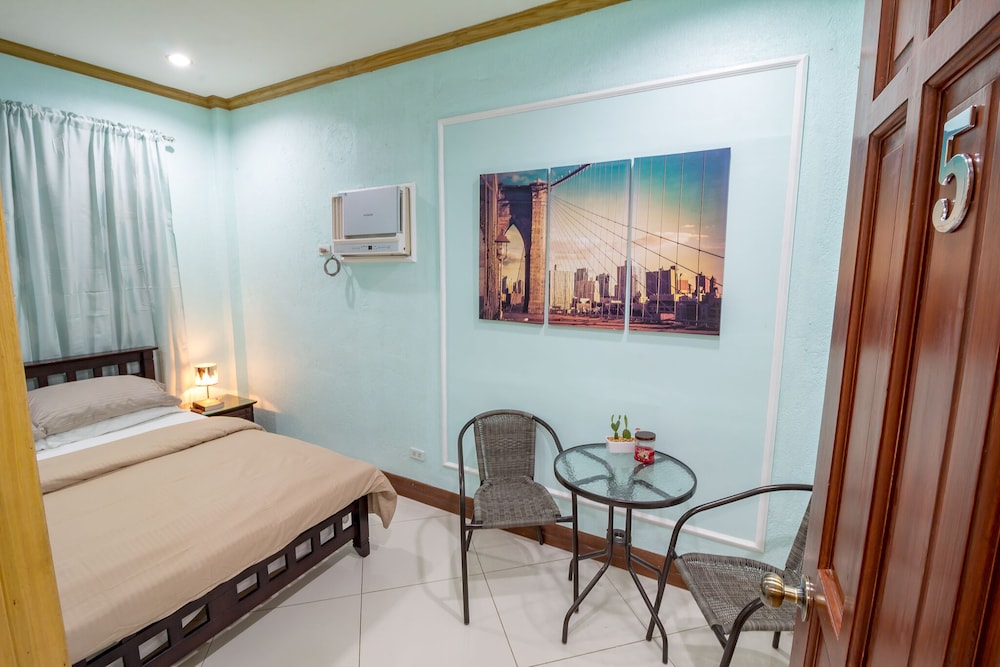 Room (5) photo 1