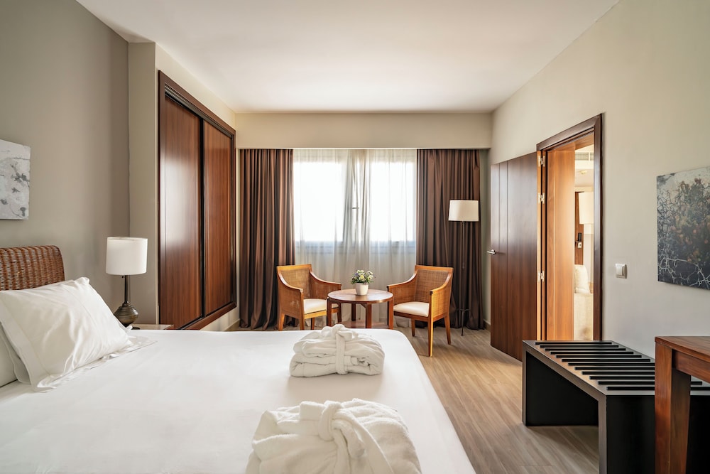 Suite, 2 Bedrooms (4 Adults)