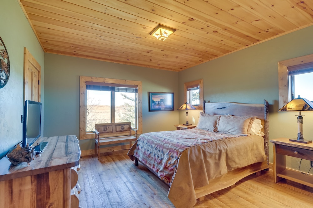 House (4 Bedrooms) photo 2