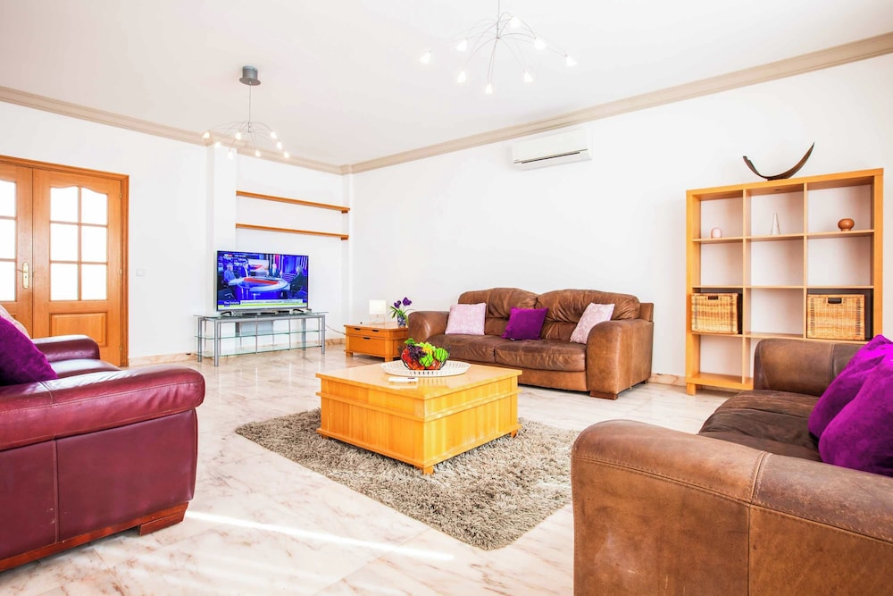 Villa (5 Bedrooms) photo 2