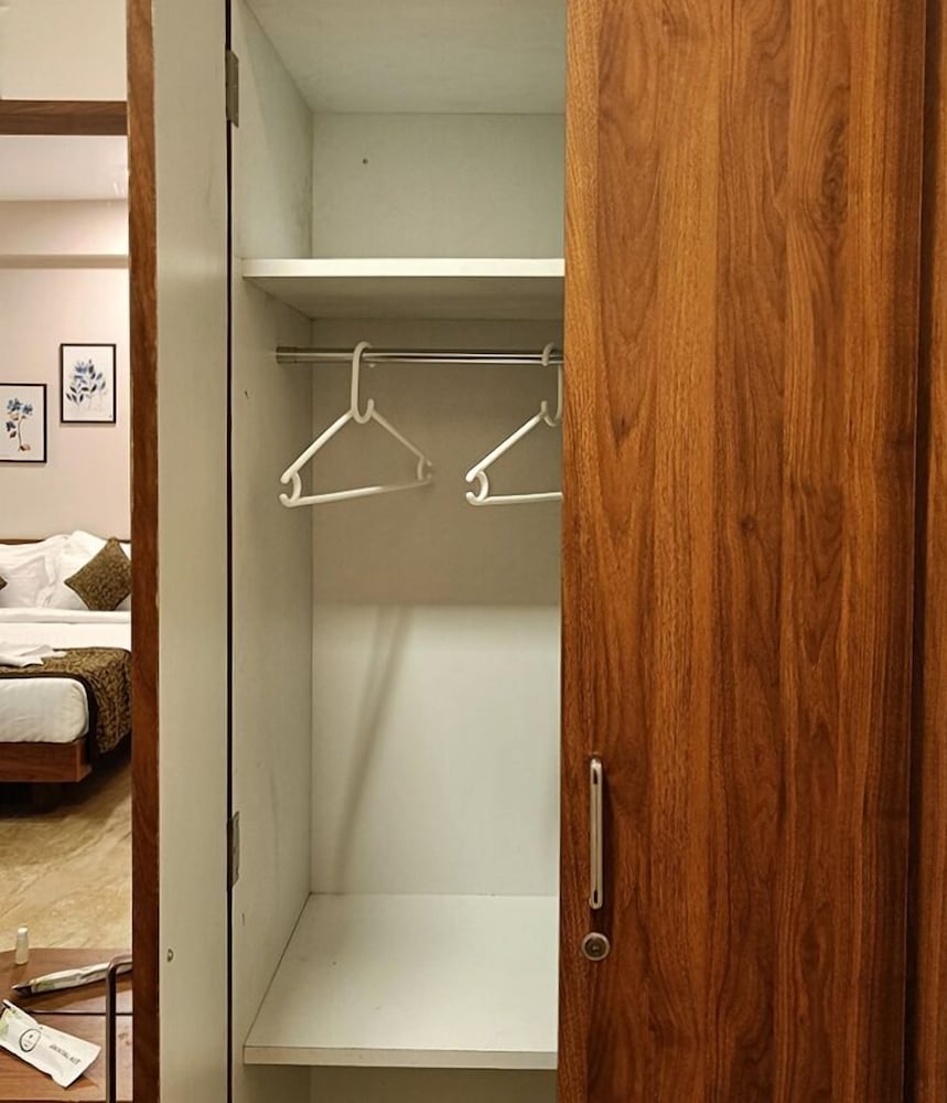 Classic Triple Room - Photo 15