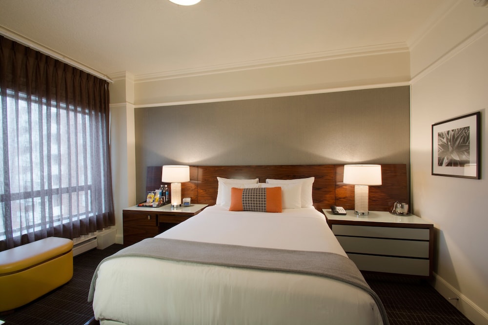 Premium Room, 1 Queen Bed - Photo 2