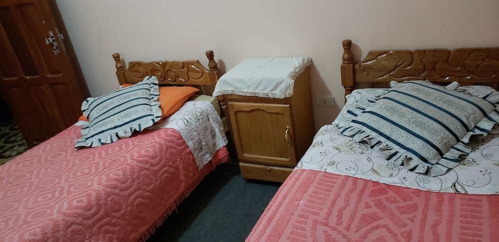 Economy Twin Room photo 2