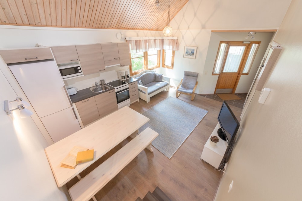 Cottage, multiple beds (5-6 Adults) - Photo 6