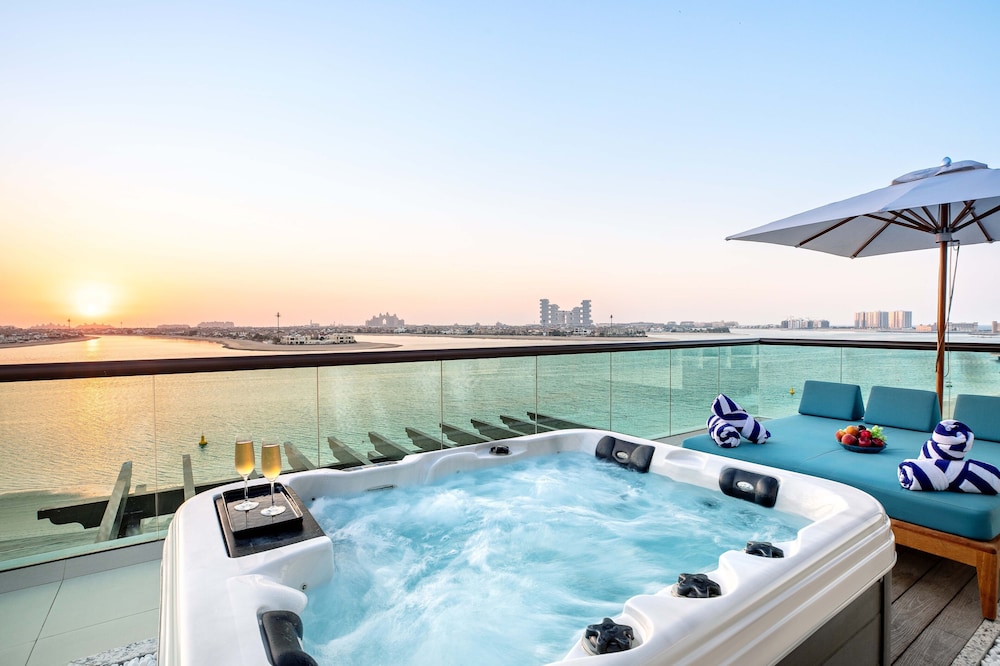 Exotica Suite Sea View with Open Jacuzzi and Club Lounge Access