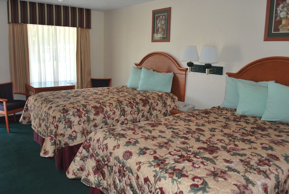 Room, 2 Double Beds, Non Smoking - Photo 2