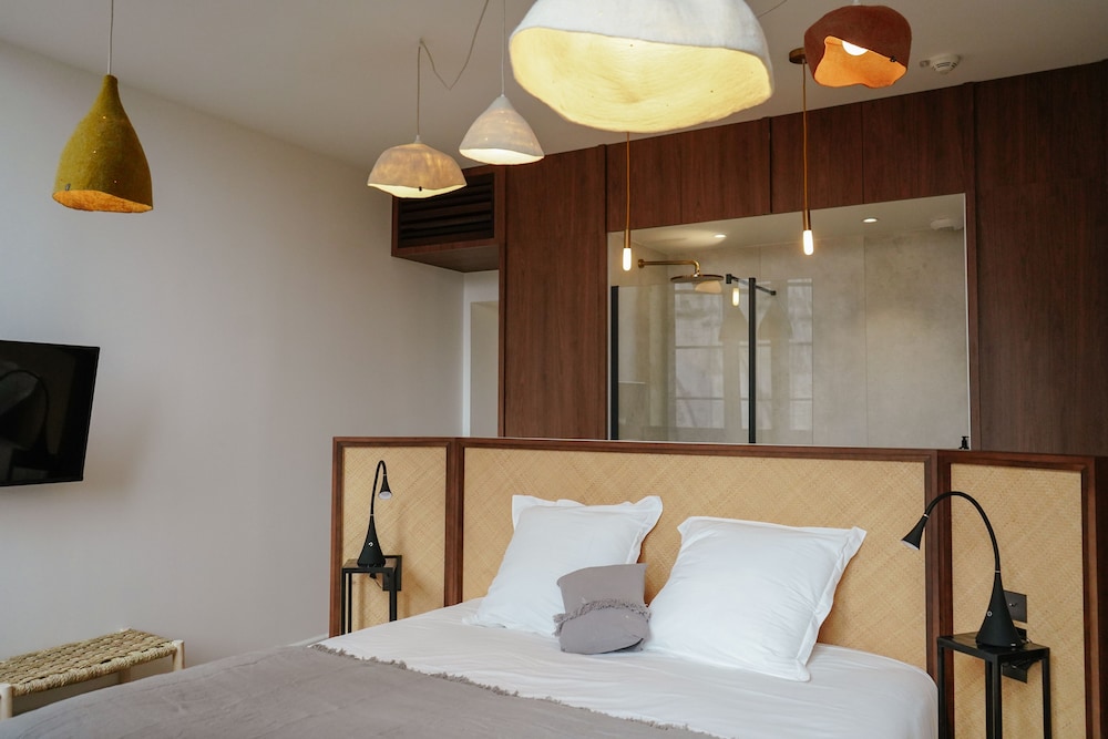 Deluxe Room - Photo 1
