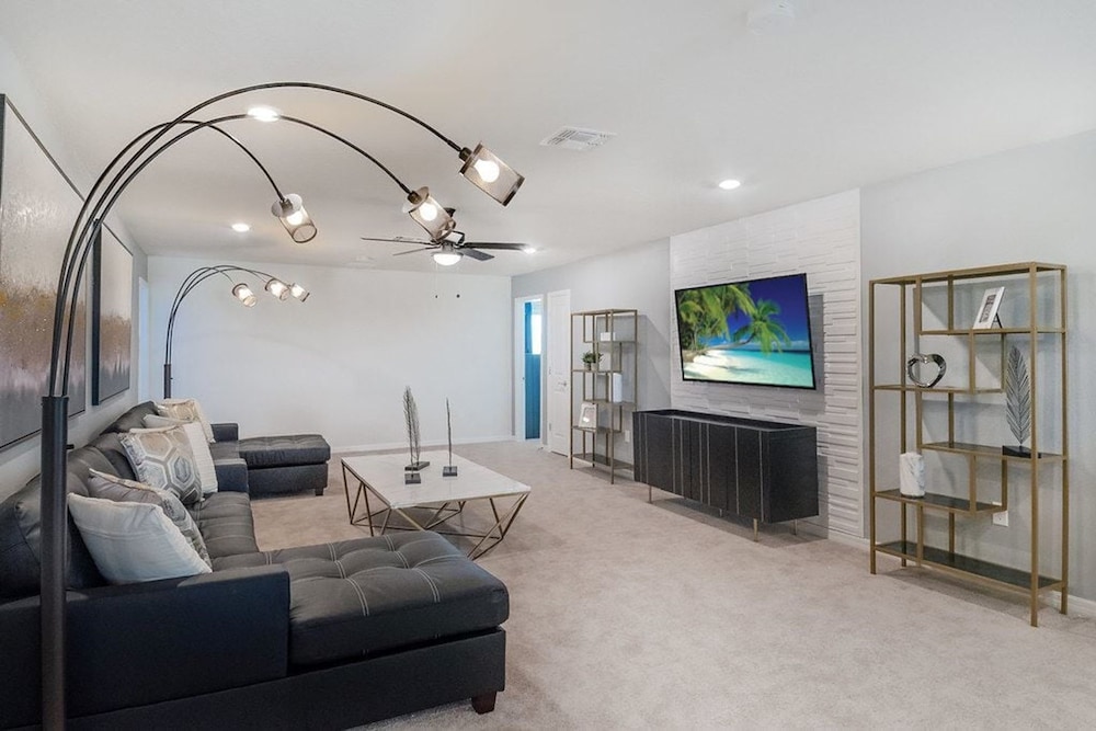 Amazing Modern Home Pool Spa Game Room Wi101, Billede 13