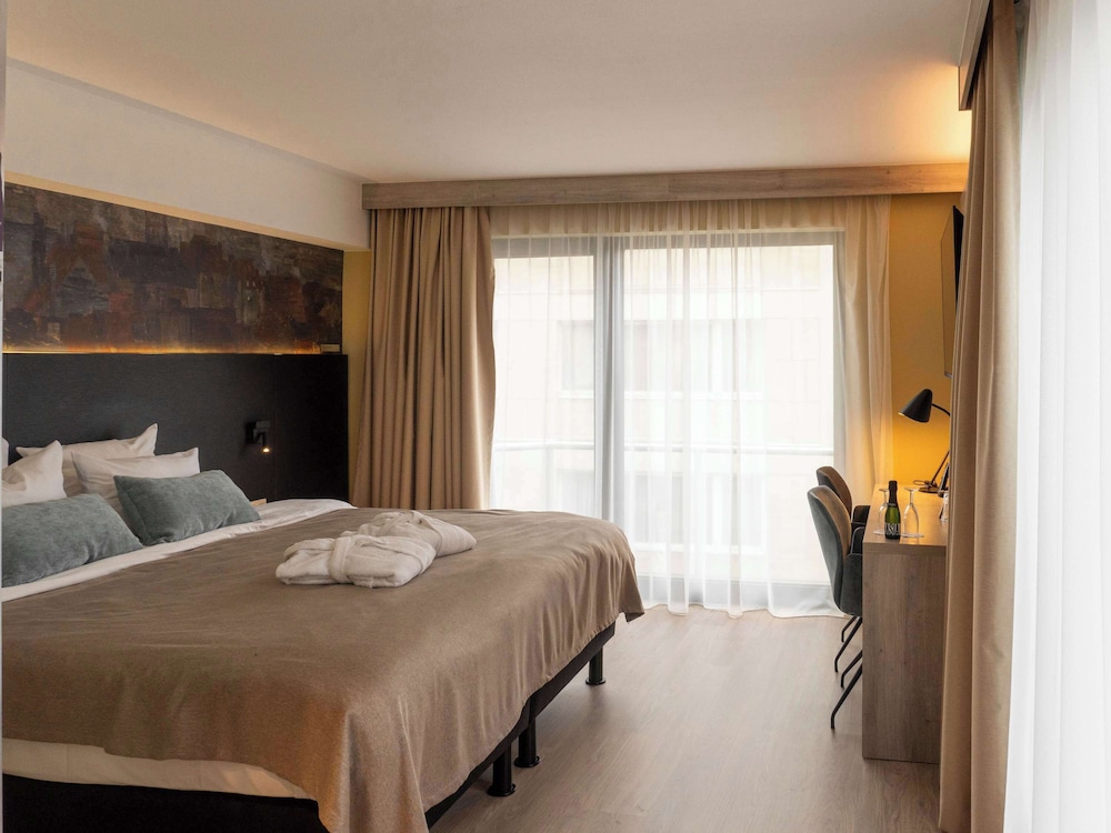 Privilege, Room, 1 Double Bed, Balcony - Photo 11