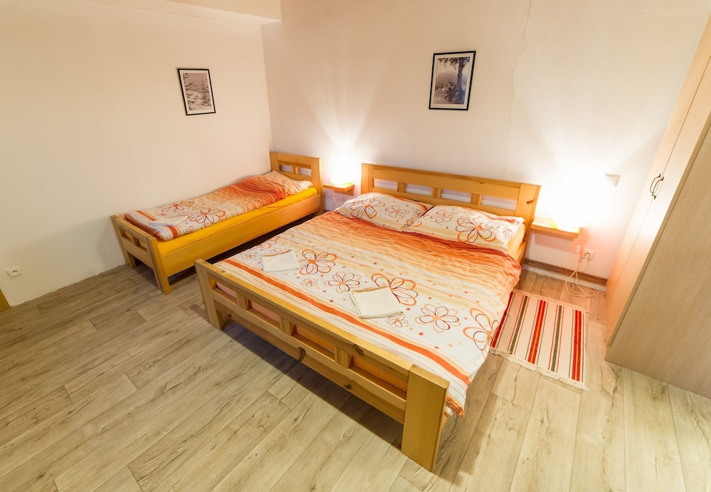 Basic Triple Room photo 2
