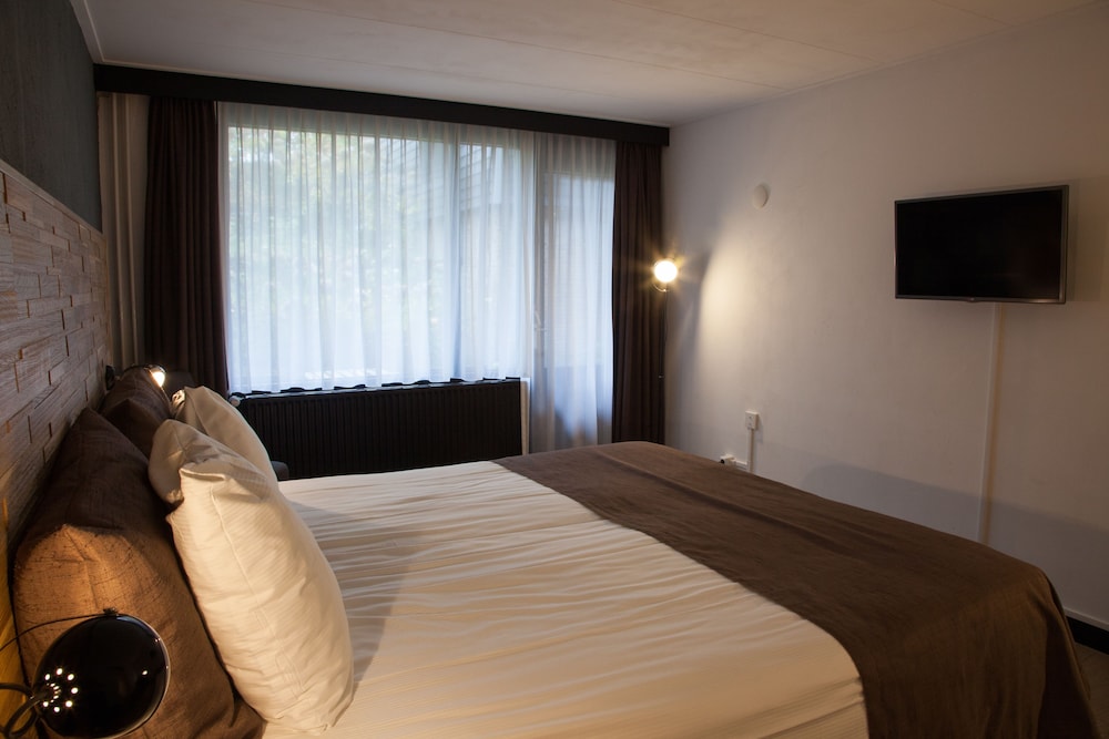 Standard Room photo 2