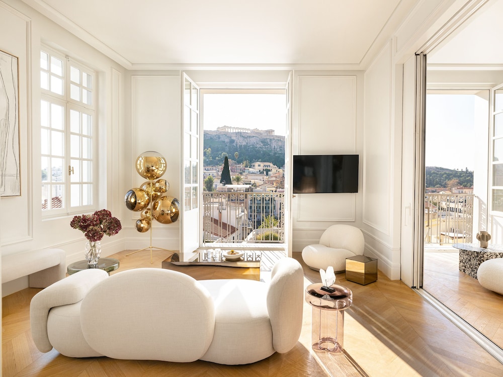 Acropolis Pied-a-Terre thumbnail 6