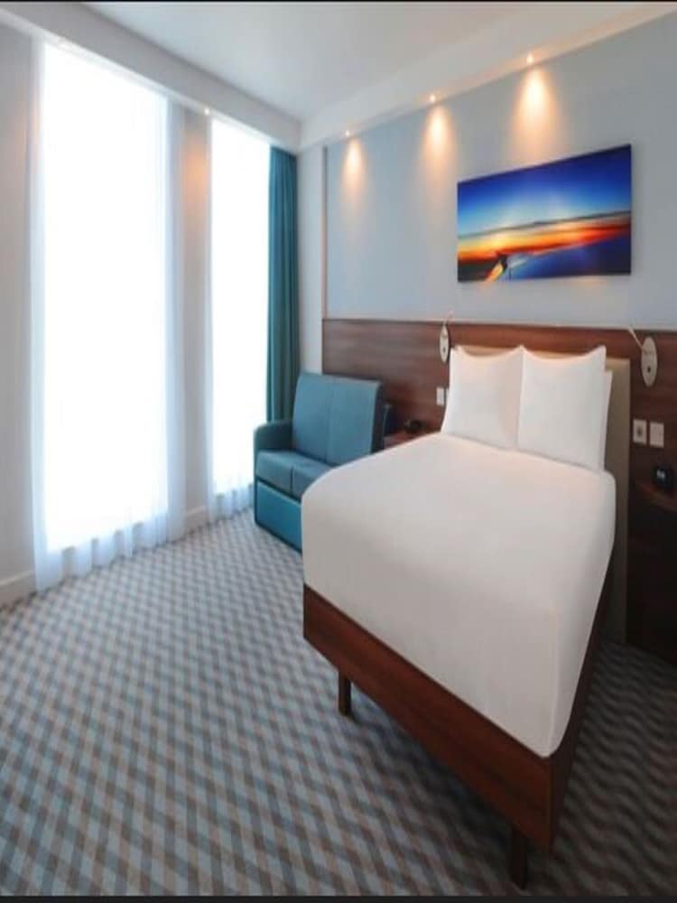 Family Room, 1 Queen Bed, Non Smoking photo 2