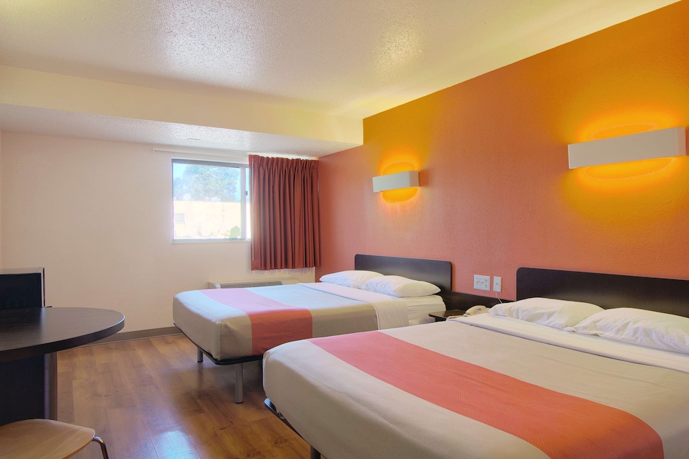 Deluxe Room, 2 Double Beds, Accessible, Non Smoking photo 3