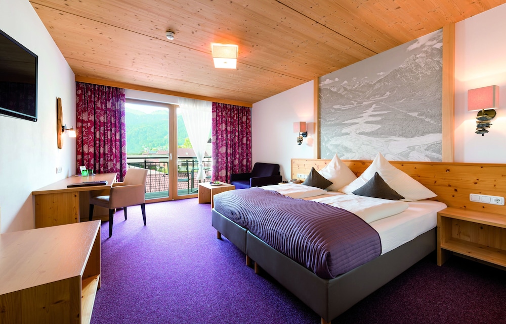 Premium Double Room, Balcony, Mountain View