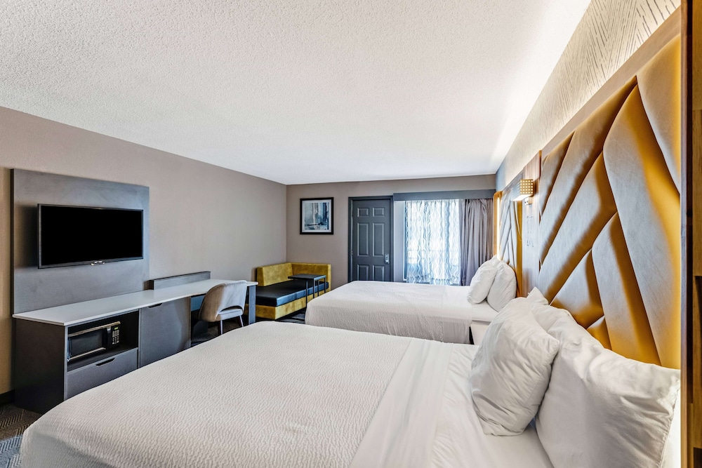 Deluxe Room, 2 Queen Beds, Non Smoking - Photo 3
