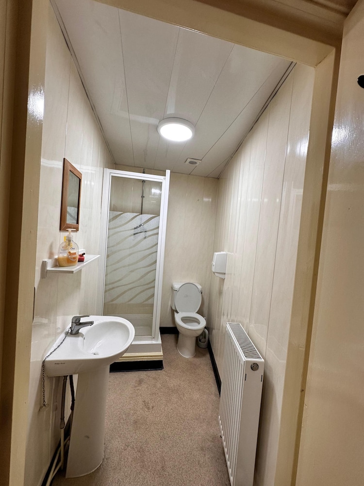 Standard Twin Room, 2 Twin Beds, Non Smoking, Ensuite - Photo 2