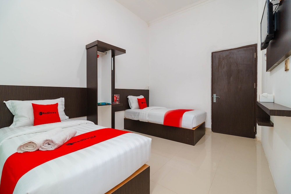 Twin Room (Reddoorz) photo 1