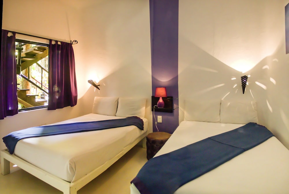 Standard Room, 2 Double Beds - Photo 2