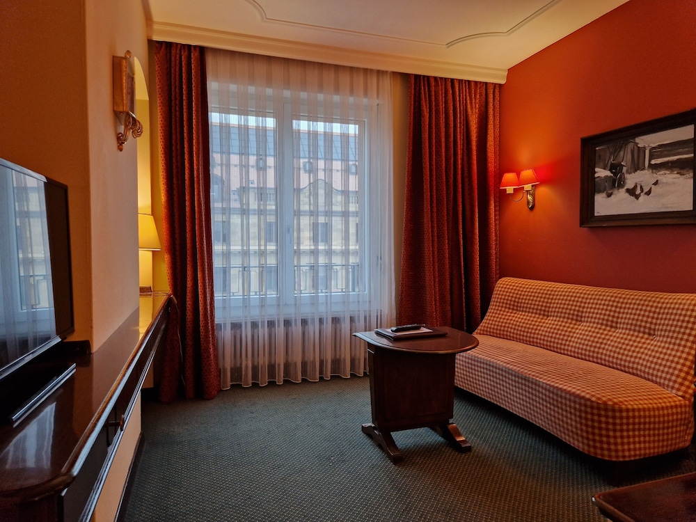 Junior Suite, 2 Twin Beds - Photo 5