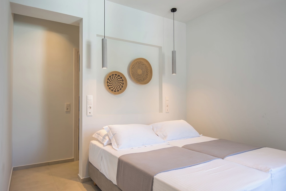 Superior Double or Twin Room, Pool View