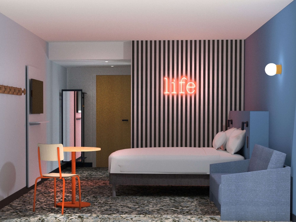 Standard Room, 1 Queen Bed With Sofa Bed photo 1