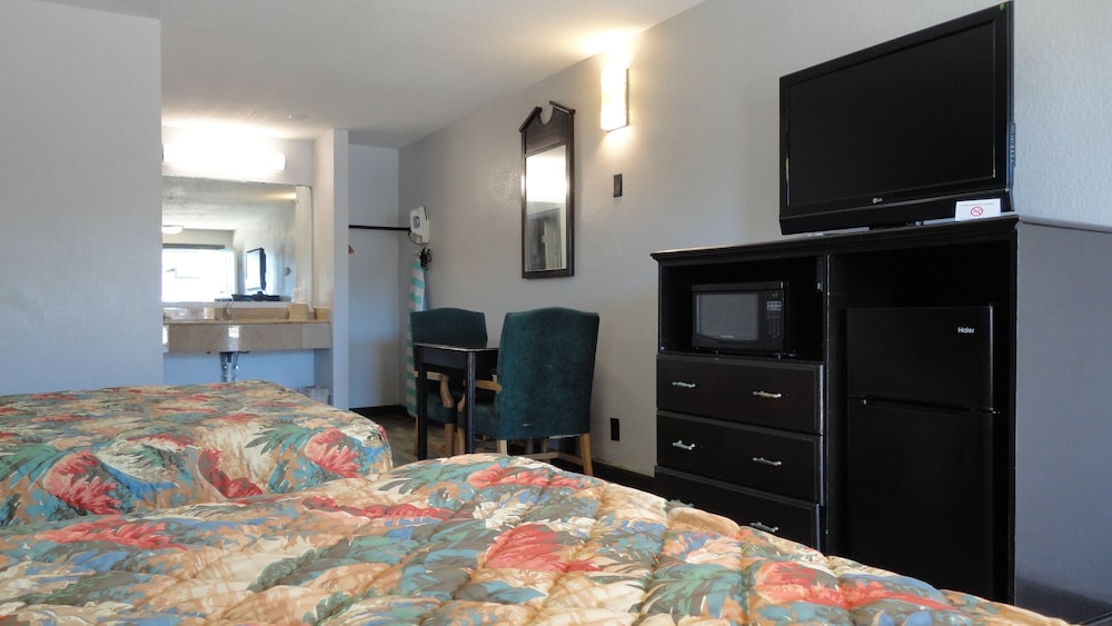 Standard Double Room, 2 Queen Beds, Non Smoking photo 3