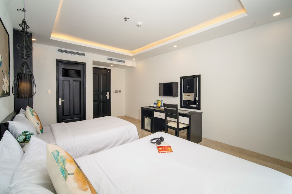 Deluxe Triple Room - Photo 7