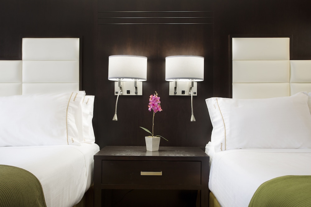 Suite, Multiple Beds
