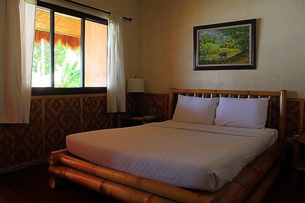 Ocean View Suite photo 2