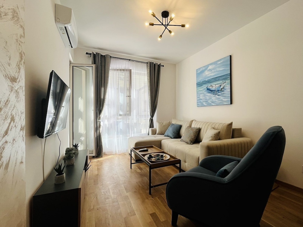 Deluxe Apartment photo 1