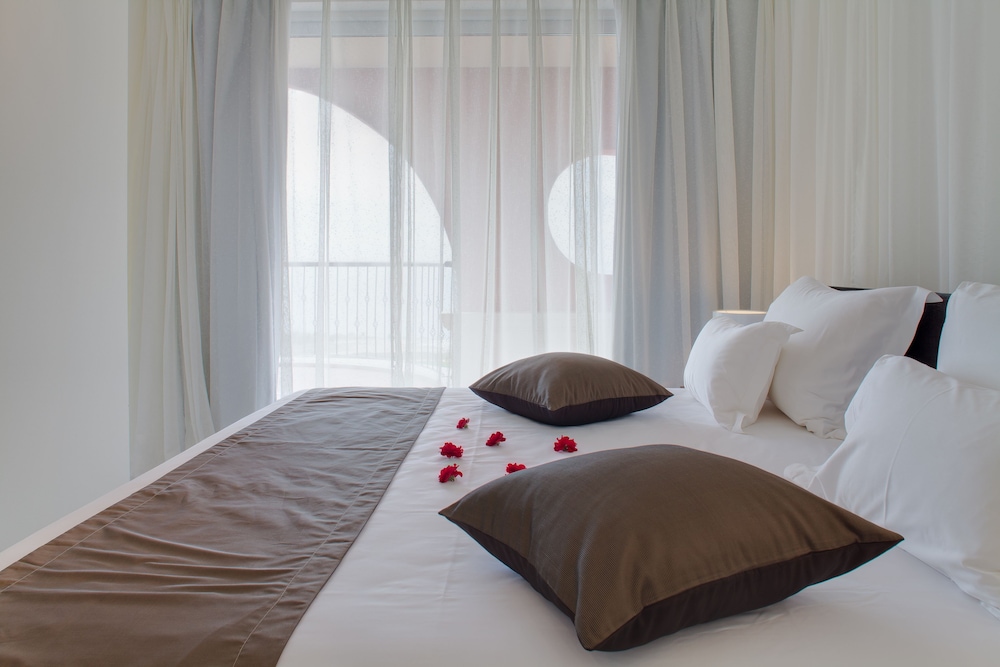 Suite, Sea View