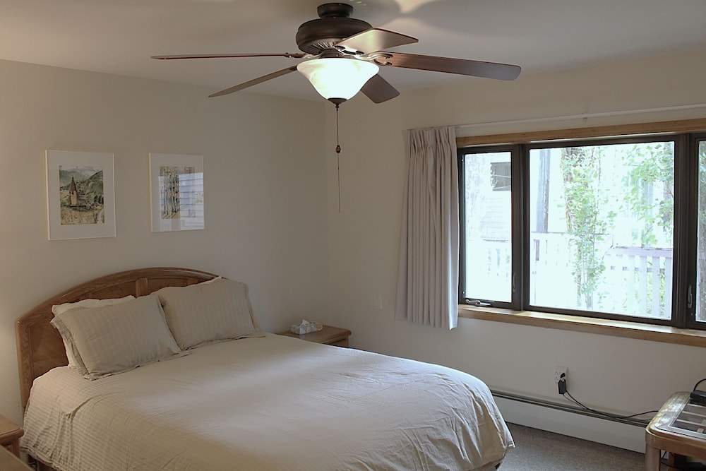 Signature Room, 3 Bedrooms, Kitchen