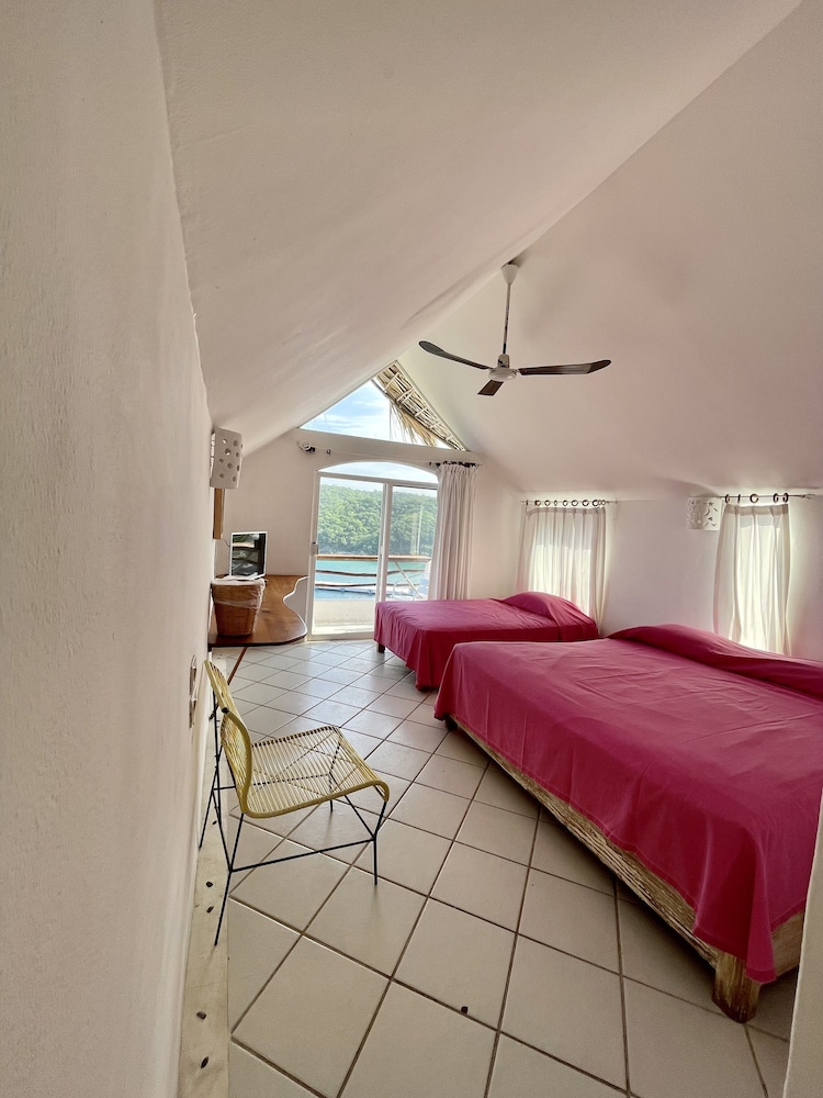 Suite, 1 King Bed photo 1