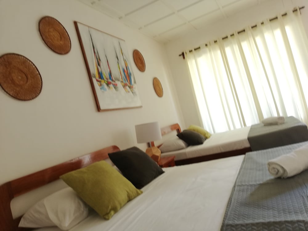 Standard Double Room, 2 Queen Beds photo 2