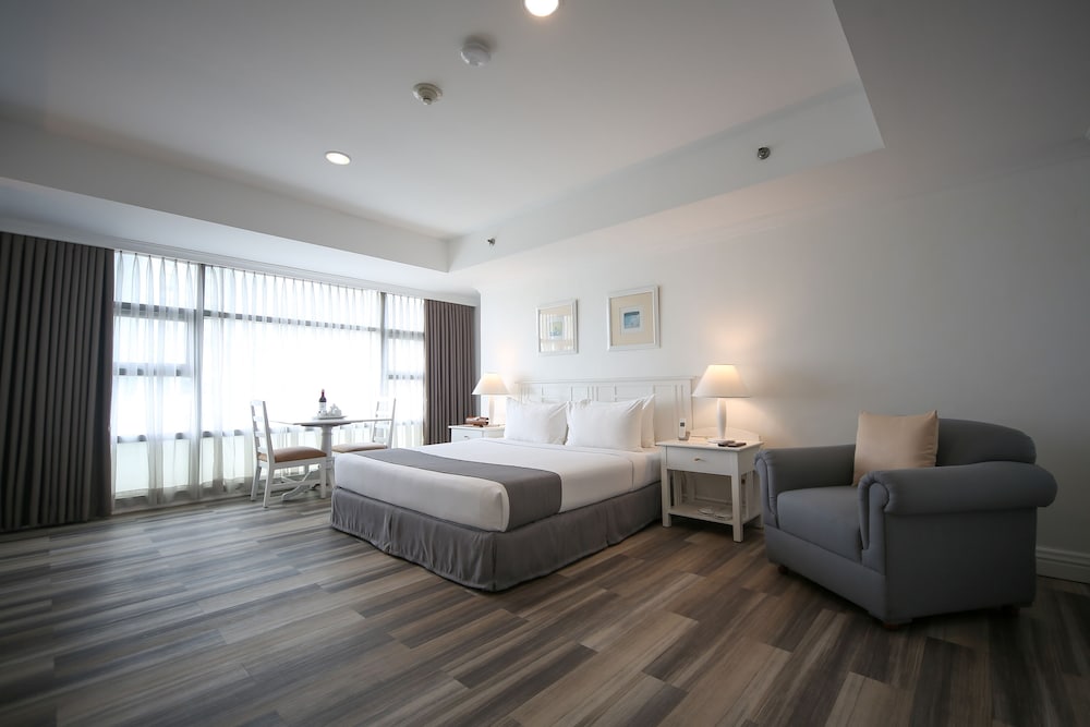 Basic Studio, 1 King Bed photo 3