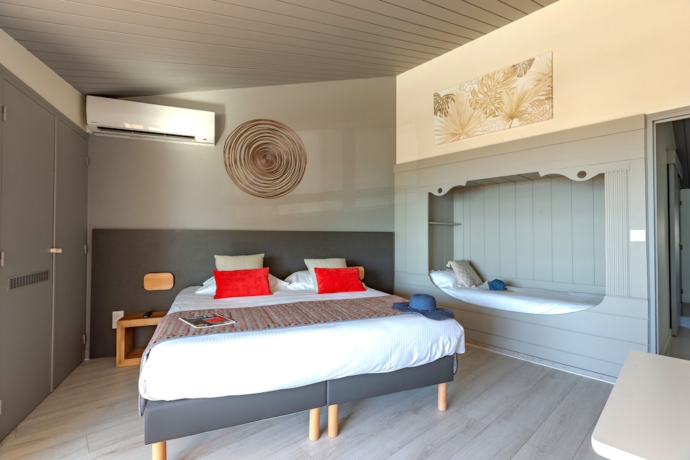 Superior Room, Sea View photo 3