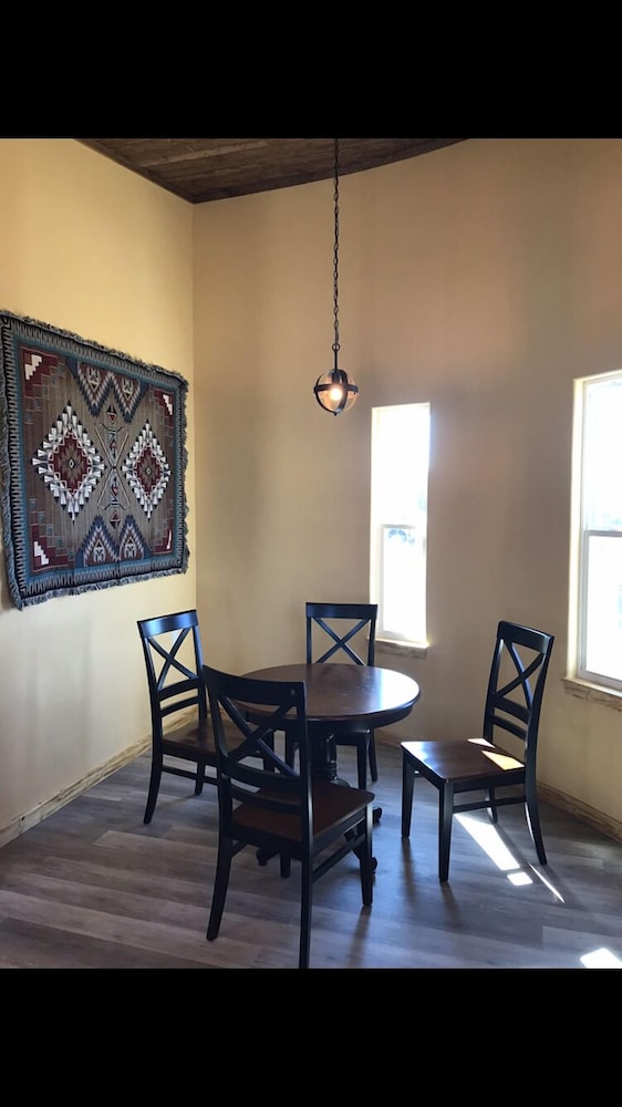 Emory Suite photo 2